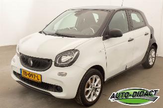 Damaged car Smart Forfour 1.0 Business Solution Airco 2018/9