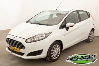 damaged passenger cars Ford Fiesta 1.0 Style Airco 2014/1