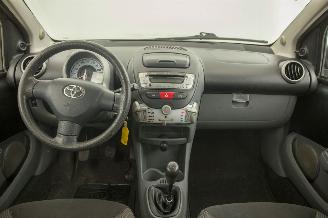 Toyota Aygo 1.0-12V Airco Navi picture 5