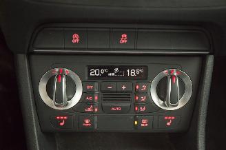 Audi Q3 2.0 TDI Automaat Leer Navi picture 9