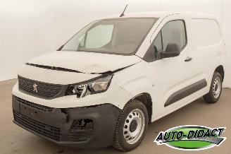 damaged commercial vehicles Peugeot Partner 1.6 HDI 73kw Airco 2019/2