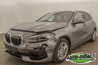 uszkodzony samochody osobowe BMW 1-serie 116I Automaat Pano dak 2023/9