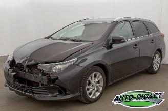 damaged passenger cars Toyota Auris 1.2 Automaat Navi Clima 2018/4