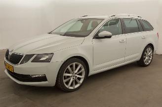 damaged passenger cars Skoda Octavia Combi 1.0 TSI Half leer Greentech Ambition Business 2018/12