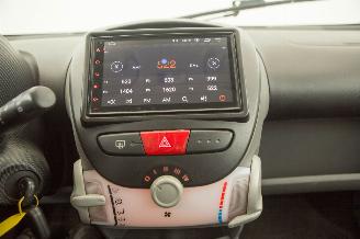 Peugeot 107 1.0-12V XS picture 8