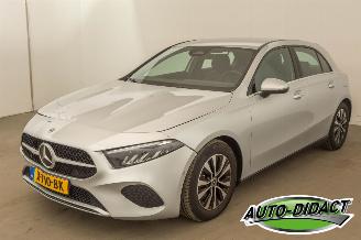 Vaurioauto  passenger cars Mercedes A-klasse A200 Automaat Mild Hybrid Business Line 2023/10