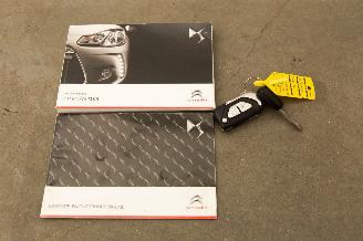 Citroën DS3 1.6 e-HDi So Chic picture 17