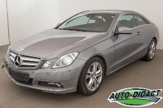 Vaurioauto  passenger cars Mercedes E-klasse E200 Coupé Automaat Motorschade 2010/10