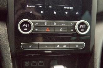 Renault Mégane Estate 1.6 E-tech Plug in Hybrid 160 business picture 11