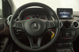 Mercedes B-klasse 220D motorkapot Ambition picture 10