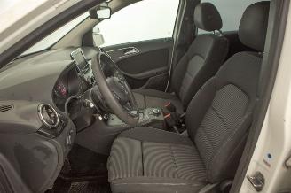 Mercedes B-klasse 220D motorkapot Ambition picture 22
