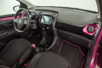 Toyota Aygo 1.0 VVT-i 77.320 km x-cite picture 6