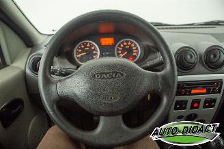 Dacia Logan 1.6-16V Lauréate 7p. picture 5