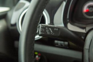 Volkswagen Up! 1.0 High Up Hagelschade op dak Bluemotion picture 9