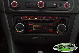 Volkswagen Golf 1.2 TSI Automaat Highline Bluemotion picture 10
