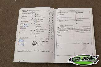 Volkswagen Golf 1.2 TSI Automaat Highline Bluemotion picture 26