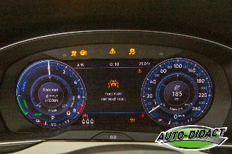 Volkswagen Passat GTE 1.4 TSI Variant Connected Series Plus picture 4