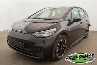 skadebil auto Volkswagen ID.3 Pro 107 kw Leer 2023/2