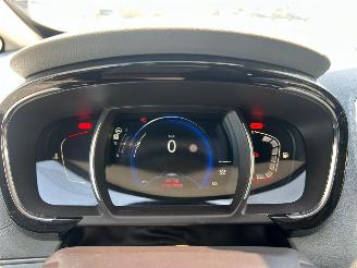 Renault Espace 1.6 dCi Automaat 7p Motorschade picture 6