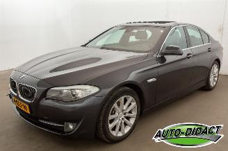 Vaurioauto  passenger cars BMW 5-serie 520i Automaat Leder Pano Clima Navi Upgrade Edition 2013/5