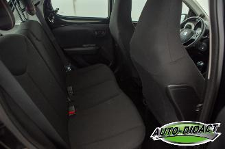 Peugeot 108 1.2 VTi Allure Clima Cruise Control picture 20