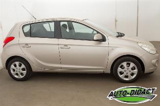 Hyundai I-20 1.2i Clima Business Edition picture 37