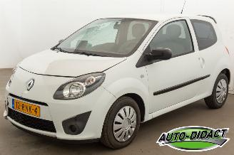 Damaged car Renault Twingo 1.5 dCi Collection Airco 2011/6