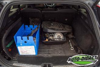 Volvo V-60 2.0 B4 Automaat Clima Navi Leder R-Design picture 30