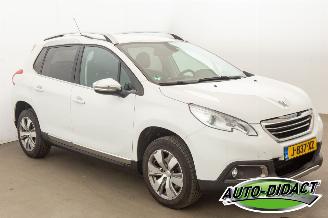 Peugeot 2008 1.2 PureTech 89.614 km Clima Navi picture 2