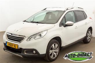 Voiture accidenté Peugeot 2008 1.2 PureTech 89.614 km Clima Navi 2016/2