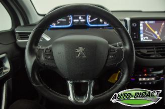 Peugeot 2008 1.2 PureTech 89.614 km Clima Navi picture 5