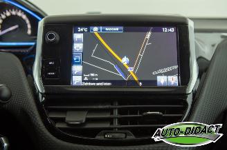 Peugeot 2008 1.2 PureTech 89.614 km Clima Navi picture 7