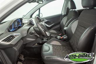 Peugeot 2008 1.2 PureTech 89.614 km Clima Navi picture 23