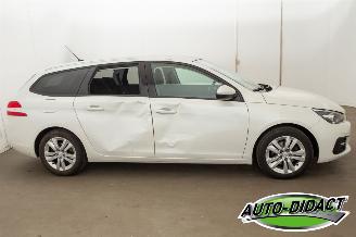 Peugeot 308 1.2 PureTech Clima Navi Pano Camera Blue Lease Executive picture 42