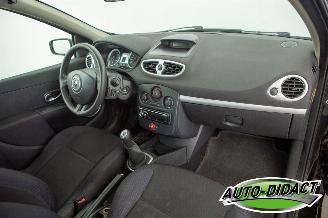 Renault Clio 1.4-16V 127.869 km Airco Dynamique Luxe picture 15