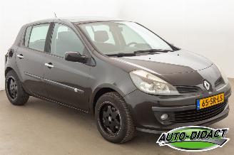 Renault Clio 1.4-16V 127.869 km Airco Dynamique Luxe picture 2