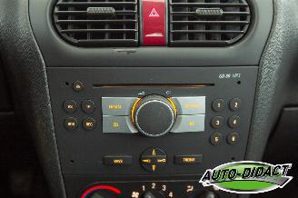 Opel Corsa 1.0-12V 110.654 km Essentia picture 8