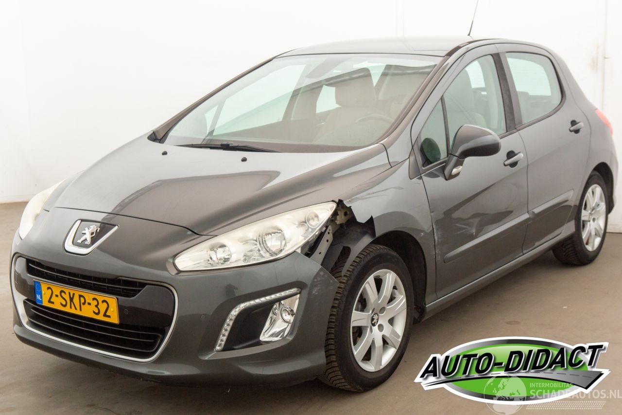 Peugeot 308 1.6 VTi 105.889 km Clima Navi Leder Style