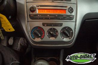 Fiat Punto 1.2 Pop Airco picture 8