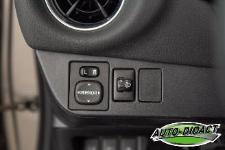 Toyota Yaris 1.5 Hybrid 70.970 km Automaat Clima Navi Camera Executive picture 15