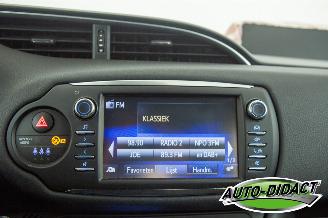 Toyota Yaris 1.5 Hybrid 70.970 km Automaat Clima Navi Camera Executive picture 9