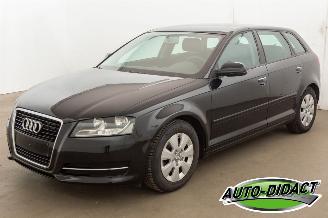 uszkodzony samochody osobowe Audi A3 1.6 TDI Clima 2011/6