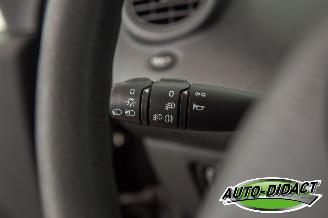 Renault Twingo 1.2-16V Authentique Airco picture 11