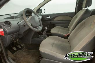 Renault Twingo 1.2-16V Authentique Airco picture 19