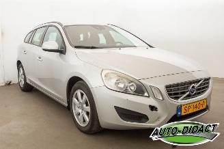 Volvo V-60 1.6 D2 Kinetic Clima Navi picture 2