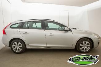 Volvo V-60 1.6 D2 Kinetic Clima Navi picture 41