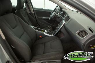 Volvo V-60 1.6 D2 Kinetic Clima Navi picture 19