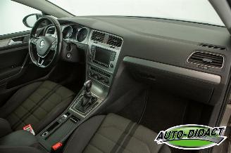 Volkswagen Golf 1.0 TSI Automaat Clima Navi Camera Connected Series picture 20
