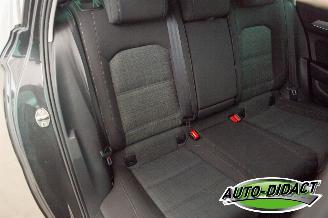 Volkswagen Passat 1.6 TDI Automaat Clima Navi Camera picture 24