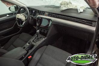 Volkswagen Passat 1.6 TDI Automaat Clima Navi Camera picture 21